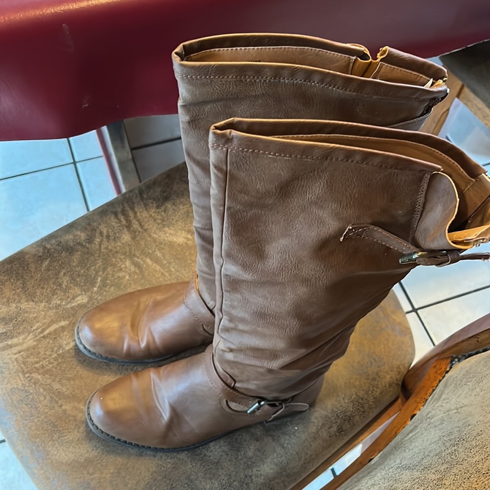 Lennie Boots - Picture 2 of 5